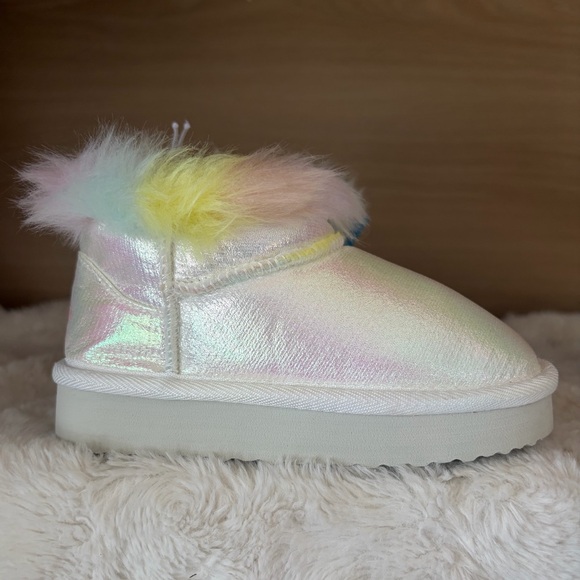 ✨$15✨NWT•Stride Rite Munchkin Elys Toddler Girls Cozy Ankle Boots | Silver | 7T - Picture 2 of 10